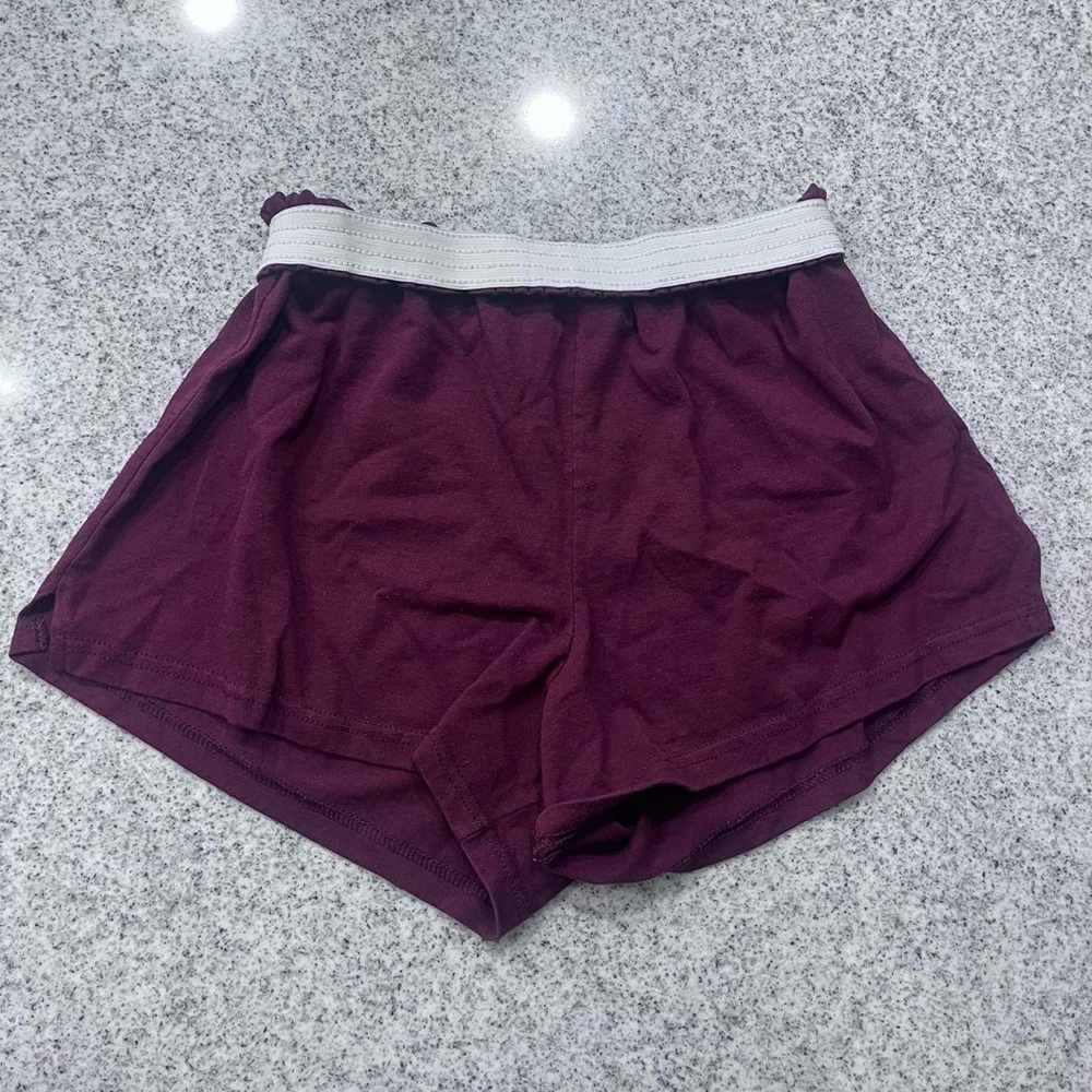 🛍️ Women's Burgundy Shorts